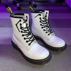 DOC MARTENS 1460 WOMEN'S LACE UP BOOTS